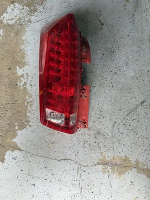 Luz trasera del lado del conductor de fábrica para Cadillac SRX 2010-2016 Foto 1 de 3