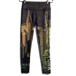 VICTORIA SECRET VSX knockout leggings size medium NYC New York City Print - Picture 1 of 11