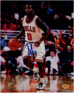 Aaron Brooks-Chicago Bulls-Autographed 8x10 Basketball Photo - Picture 1 of 1