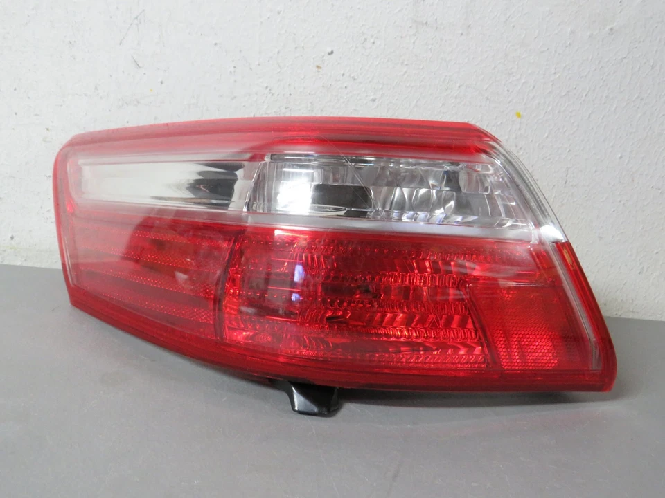 Luz trasera izquierda Toyota Camry 2007 2008 2009 Foto 1 de 4