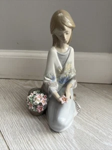 LLADRO 7607 Flower Song Figurine - 1988 Collector Society - Picture 1 of 15