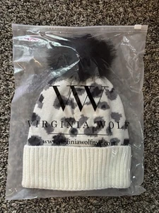 Virginia Wolf Women’s Winter Pom Pom Hat White Snow Leopard New in Package - Picture 1 of 3