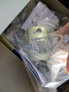 Leviton Device 8215CT 15A, 120VAC 2P 3 W Straight Blade Plug Hospital grade plug - Picture 1 of 4