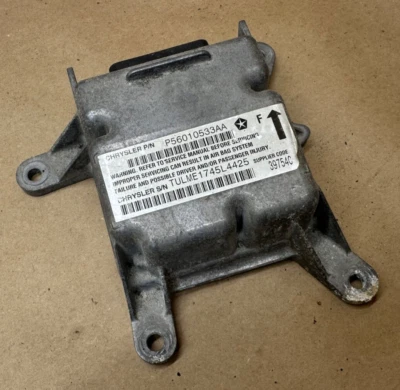 Jeep Wrangler TJ 2004-2006 módulo centro inferior del tablero P56010533AA OEM 04 05 06 Foto 1 de 4