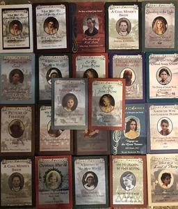 Lot of 22 DEAR AMERICA Series Set Hardback Books Historical Fiction Diary WOMEN - Imagen 1 de 8
