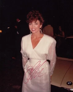 JOAN COLLINS - 10" x 8" Photograph 1980s - PERSONALLY SIGNED NO DEDICATION + COA - Picture 1 of 1