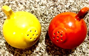 Antique Red Wing Gypsy Trail Orange & Yellow Salt & Pepper Shakers - Picture 1 of 5
