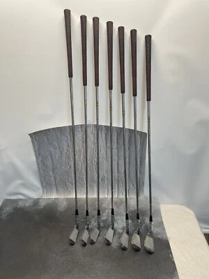 Vintage Wilson Patty Berg Cup Defender Iron Set 3-9  Excellent Condition - Image 1 of 4