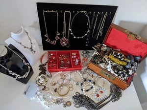 Pearl/ diamante jewellery bundle job lot. necklace bracelet earrings ring - Picture 1 of 13