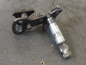 Spindle, Gearshift HONDA VT250 1983 24610-KE8-000 15039 - Picture 1 of 6
