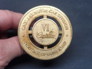 Cadillac Heritage Of Ownership Grill Emblem VI - Bild 1 von 7
