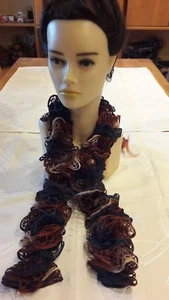 Volantschal, Rüschenschal, Fransenschal, Strickschal, Handarbeit - Bild 1 von 3