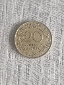 20 Centimes French 1962 Circulated Coin - Picture 1 of 3