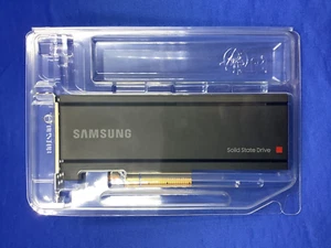 Y7D7D Dell Samsung PM1735 1.6TB PCI Express NVMe 4.0 x4 SSD MZ-PLJ1T60 0Y7D7D - Picture 1 of 6