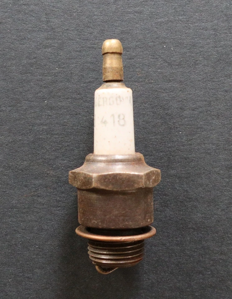 Ancienne bougie POGNON GERGOVIA 418 old spark plug candella bujía Tennpluggen - Image 1 of 1