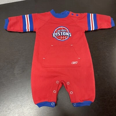Ropa Reebok Bebé Niño Talla 6-9M Manga Larga NBA Detroit Pistons Mameluco Conjunto Foto 1 de 4