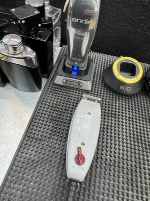 Recortadora de pelo y barba inalámbrica profesional Andis 74055, contorno en T sin huecos Foto 1 de 4