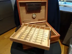 IMPRESIONANTE CAJA DE CIGARROS HUMIDOR ARTESANAL DE CHARLES HIGH POINT, NC - Imagen 1 de 10