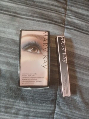 Mary Kay Mineral Eye Color Bundle Beautiful Brown Eyes & Facial Highlighting Pen - Image 1 of 3
