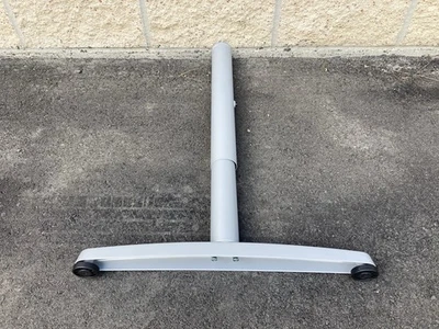 IKEA GALANT PIERNA EN T (GRIS) Foto 1 de 4