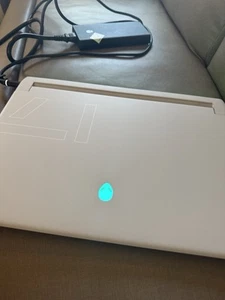 Alienware x17 R2 i9-11980HK 64GB RAM 4TB m2 17.3" UHD 4K 120Hz RTX 3080 - Picture 1 of 6