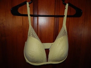 INCREDIBLE BY VICTORIA'S SECRET PLUNGE BRA, UNDERWIRE, LIGHT LINING, SIZE 32 DDD - Picture 1 of 2
