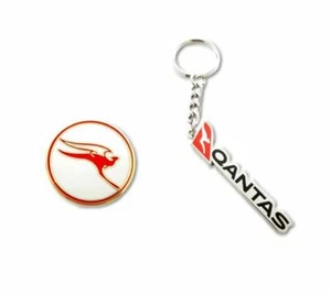SET OF 2 QANTAS AUSTRALIA RETRO ROUND LOGO PIN & LOGO WORD KEYRING KEY RING - Picture 1 of 1