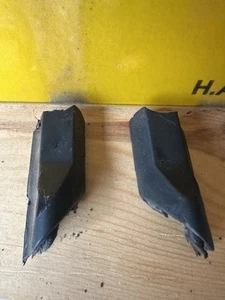 JAGUAR XJ XJ40 XJR PAIR OF DOOR WINDOW FRAME end FINISHERS weather strip - Picture 1 of 3