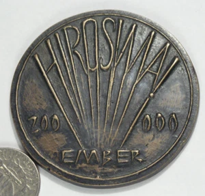 ¡Hiroshima! 200000 personas, medalla de bronce húngara vintage 63 mm/dia - Imagen 1 de 2