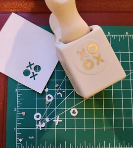 HTF Martha Stewart Valentines  XOXO & Kisses Paper Punch Works Great Comb ship - Picture 1 of 2