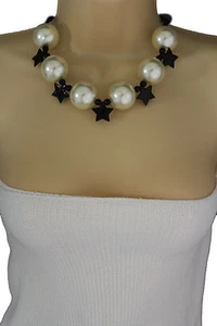 Nuova Collana Moda Corto Donna Multi Stelle Nere Ciondolo Classico Perline Grande Crema - Foto 1 di 6
