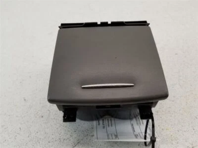 Porta-copo central 10-15 G37/G25/Q40/Q60 INFINITI G37 cinza/K fabricante de equipamento original 68430-1NF2C - Imagem 1 de 4