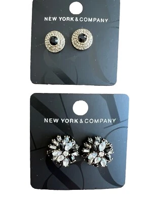 Novo pacote com 2 pares de brincos pretos cravejados NY & Co - Imagem 1 de 4
