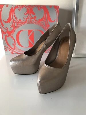 Tacones altos Kelsi Dagger plataforma dorada 7 Foto 1 de 4