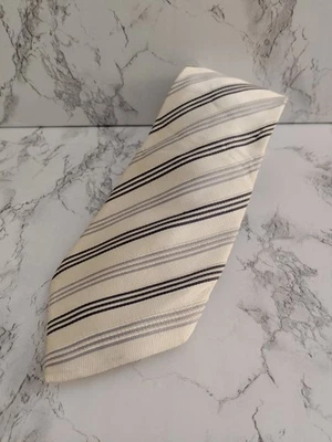 Gravata masculina Donald J. Trump Signature Collection cinza creme listra preta  - Imagem 1 de 4