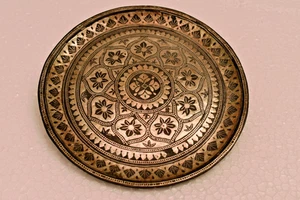 Antique Indian Bidri Plate Silver Inlay on Black Zinc Alloy Floral Design 5.5" - Picture 1 of 10