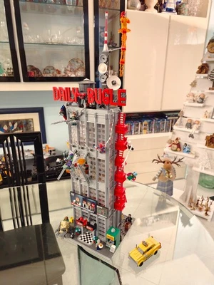 76178 - Daily Bugle - Nuovo 3772 pezzi + 25 Minifigures Marvel Spiderman - Immagine 1 di 4