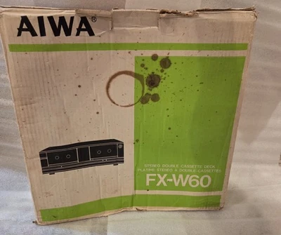 Reproductor/grabador de casete doble Aiwa FX-W60 de colección de los años 80. Sin usar, solo para piezas. Foto 1 de 4