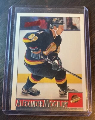Alexander Mogilny - Vancouver Canucks - 1996-97 Bowman #5 - Image 1 of 2
