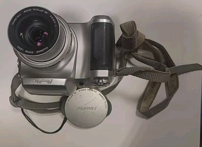 Fujifilm FinePix S Series S3000 3.2MP Digital Camera - Silver, Parts Only - Image 1 of 4