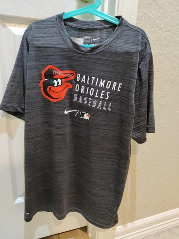 Baltimore Orioles Baseball Mascot logo T-shirt Nike Youth Large 14/16 Cover