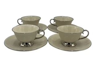Flintridge Bellmere Set 4 Tassen und Untertassen mit Fuß Creme Platin Vintage Glam - Bild 1 von 16