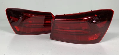 Par de luces traseras LED exteriores laterales derecho e izquierdo Kia Forte 2022 2023 2024 OEM Foto 1 de 4