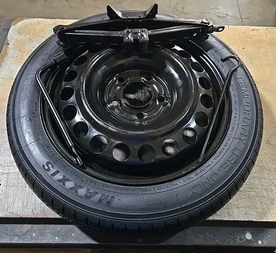 KIT DE 6 NEUMÁTICOS DE REPUESTO MAZDA 2006 THRU 2013 LLANTA DONUT 16" CON HERRAMIENTAS JACK Foto 1 de 2