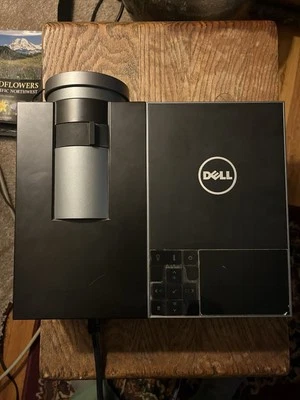 Dell 4220 Full HD XGA, 1024x768,PC 3D Ready, DLP Projector HDMI 4100 Lumens Case - Image 1 of 4