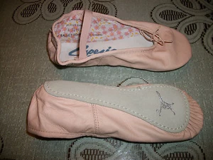 Capezio Ballet Dance Slipper Daisy Leather 205 Adult Pink New In Box - Picture 1 of 3