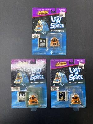Lot of 3 Johnny Lightning Lost in Space Pod Spaceships Movie Clips 25, 33 & 42 - Image 1 of 4