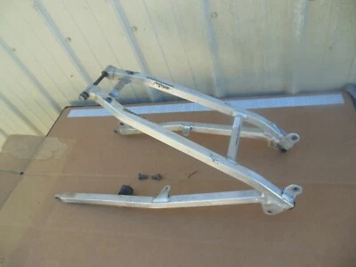 03-05 YZ450F YZ 450F 2004 subchasis chasis trasero riel de asiento soporte brazo de apoyo Foto 1 de 4