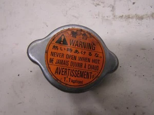 Isuzu Trooper 3.0 MK2 91-02 Gen 2 4JX1 coolant radiator cap stop rad cap - Picture 1 of 2