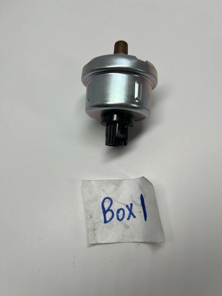 NUEVO SENSOR DE PRESIÓN DE ACEITE DEL MOTOR TOYOTA LAND CRUISER 2008-2022 83520-60051 OEM Foto 1 de 4